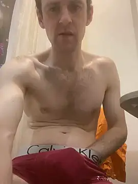 LynnAhNight online show from April 10, 5:28 pm