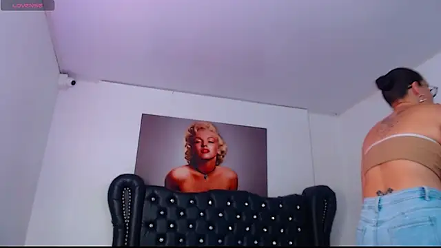 Snapshot of Taliana36 chatting on October 18, 12:06 pm Taliana36 online show from October 18, 12:06 pm
