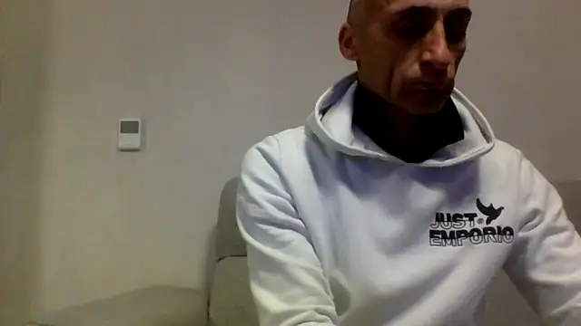 Snapshot of ANGELSANTAMARIA- chatting on November 16, 6:57 pm ANGELSANTAMARIA- online show from November 16, 6:57 pm