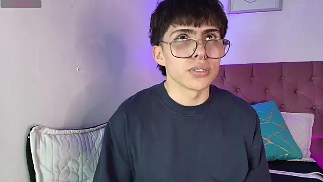 Snapshot of PepperTwink chatting on October 13, 4:29 pm PepperTwink online show from October 13, 4:29 pm