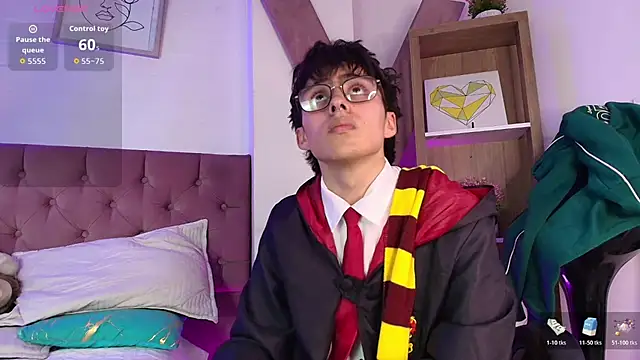 Snapshot of PepperTwink chatting on October 25, 5:30 pm PepperTwink online show from October 25, 5:30 pm