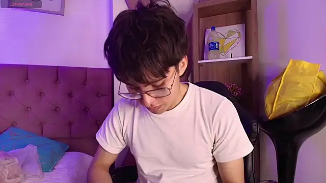 Snapshot of PepperTwink chatting on October 29, 4:20 pm PepperTwink online show from October 29, 4:20 pm