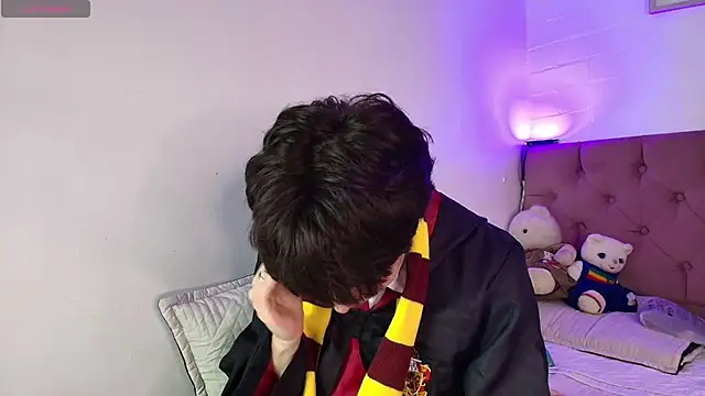 Snapshot of PepperTwink chatting on October 31, 5:36 pm PepperTwink online show from October 31, 5:36 pm