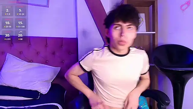 Snapshot of PepperTwink chatting on November 12, 1:11 pm PepperTwink online show from November 12, 1:11 pm