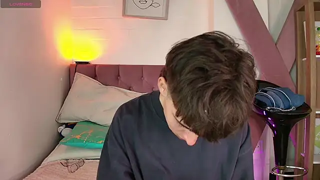 Snapshot of PepperTwink chatting on November 17, 4:46 pm PepperTwink online show from November 17, 4:46 pm