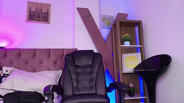 PepperTwink online show from February 4, 4:35 pm