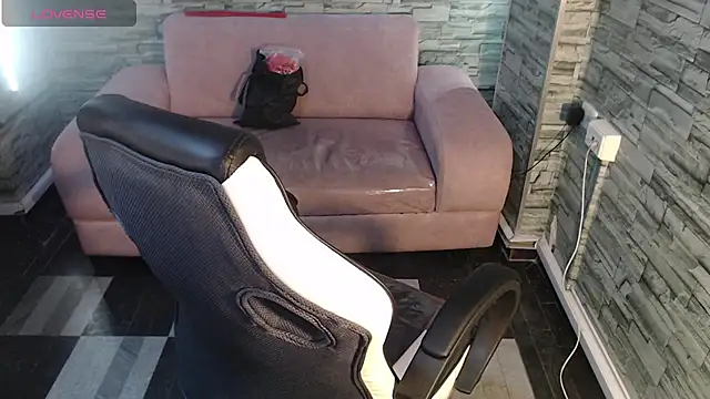 renata russo b online show from February 6, 8:02 pm