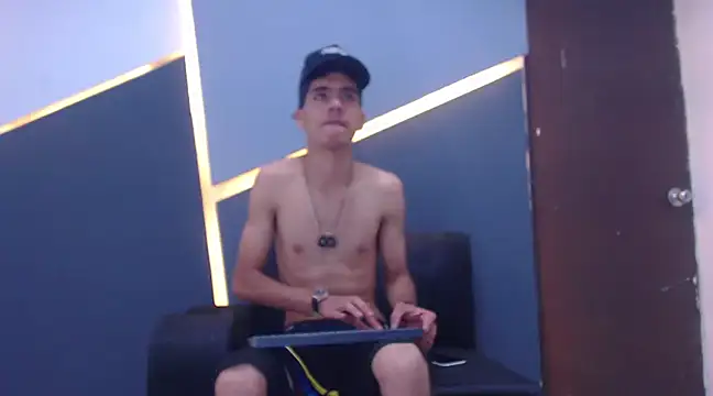 HotDirty Couple online show from February 16, 4:31 am