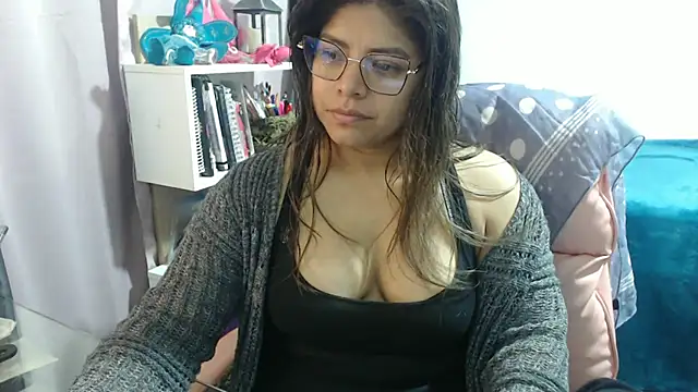 Snapshot of KatteAngelLat chatting on November 3, 11:04 pm KatteAngelLat online show from November 3, 11:04 pm