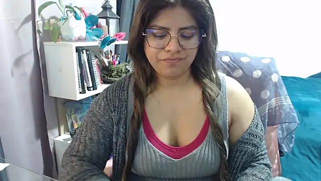 Snapshot of KatteAngelLat chatting on November 17, 12:27 am KatteAngelLat online show from November 17, 12:27 am