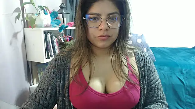 Snapshot of KatteAngelLat chatting on November 20, 12:33 am KatteAngelLat online show from November 20, 12:33 am