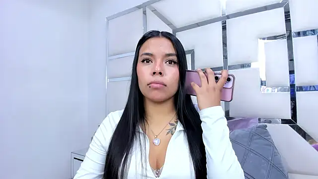 ZoeWan69 online show from March 8, 1:48 pm