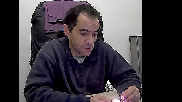 ReyDeBotones online show from March 18, 1:31 am