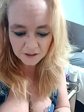 Snapshot of CutiepieMandii143 chatting on February 25, 7:36 pm CutiepieMandii143 online show from February 25, 7:36 pm