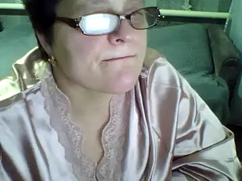 Snapshot of ElzaJewel chatting on February 6, 10:32 pm ElzaJewel online show from February 6, 10:32 pm