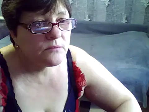 Snapshot of ElzaJewel chatting on February 9, 5:50 am ElzaJewel online show from February 9, 5:50 am