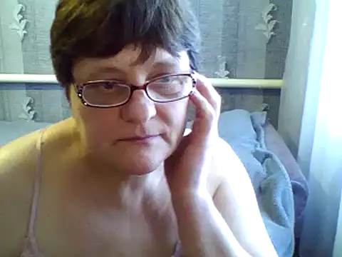 Snapshot of ElzaJewel chatting on February 19, 1:28 pm ElzaJewel online show from February 19, 1:28 pm