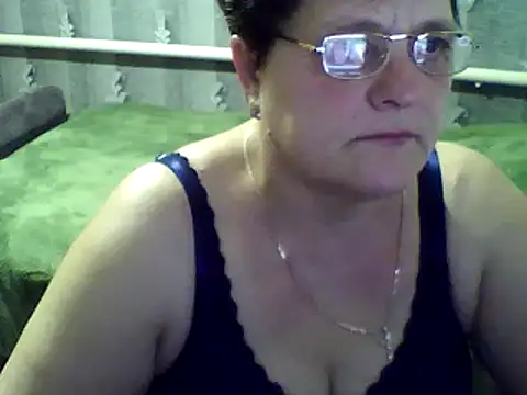 Snapshot of ElzaJewel chatting on March 15, 3:29 am ElzaJewel online show from March 15, 3:29 am