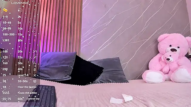 ariana jhonson1 online show from October 18, 12:39 pm