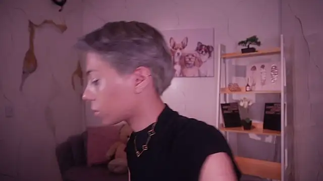 Snapshot of soidai_miiu chatting on October 8, 11:52 am soidai miiu online show from October 8, 11:52 am