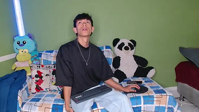 Snapshot of the_murderer chatting on November 3, 2:51 pm the murderer online show from November 3, 2:51 pm