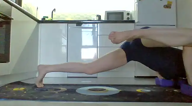 Snapshot of Katya_yoga chatting on March 17, 4:29 am Katya yoga online show from March 17, 4:29 am