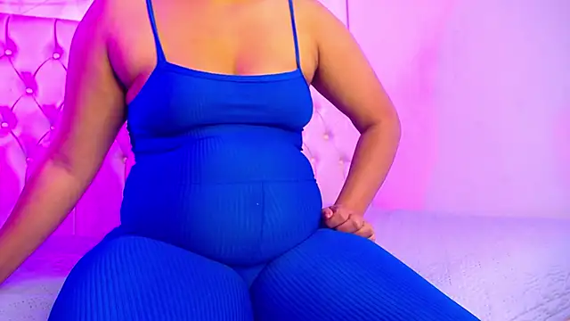 Pamela Rut  online show from November 21, 7:45 pm