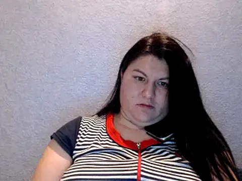 Snapshot of KiraSwee chatting on December 10, 5:11 pm KiraSwee online show from December 10, 5:11 pm