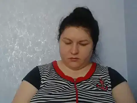 Snapshot of KiraSwee chatting on February 22, 11:46 am KiraSwee online show from February 22, 11:46 am