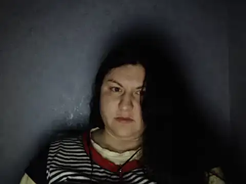 Snapshot of KiraSwee chatting on February 26, 8:22 pm KiraSwee online show from February 26, 8:22 pm