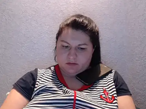 Snapshot of KiraSwee chatting on March 5, 5:50 pm KiraSwee online show from March 5, 5:50 pm