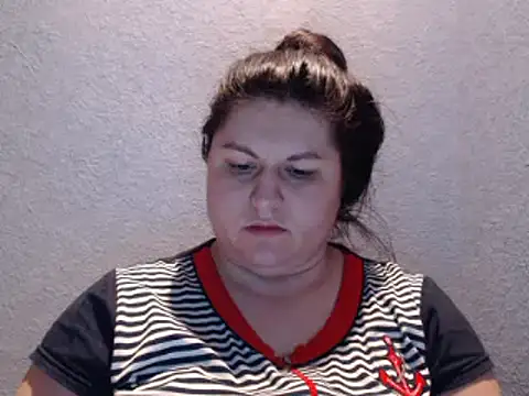 Snapshot of KiraSwee chatting on March 6, 5:54 pm KiraSwee online show from March 6, 5:54 pm