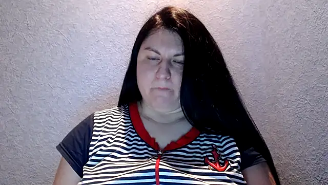 Snapshot of KiraSwee chatting on March 7, 6:11 pm KiraSwee online show from March 7, 6:11 pm