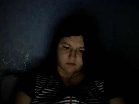 Snapshot of KiraSwee chatting on March 12, 7:17 pm KiraSwee online show from March 12, 7:17 pm