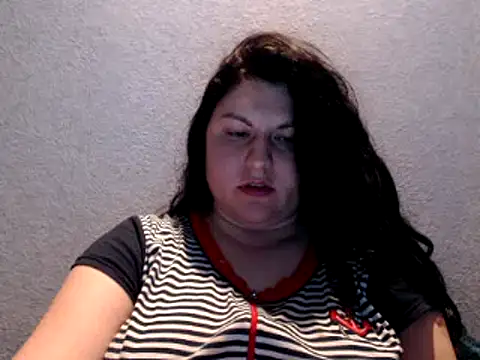 Snapshot of KiraSwee chatting on March 21, 5:45 pm KiraSwee online show from March 21, 5:45 pm
