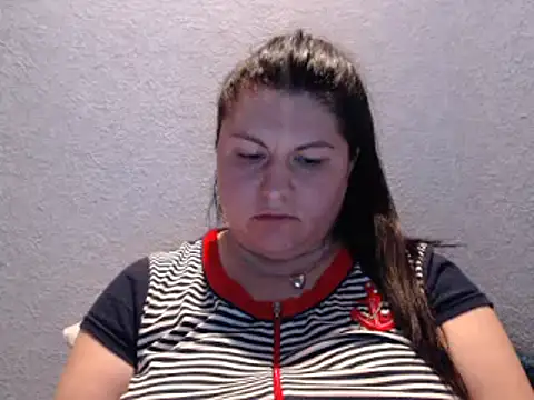 Snapshot of KiraSwee chatting on September 25, 4:43 pm KiraSwee online show from September 25, 4:43 pm