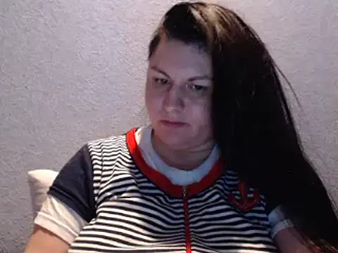 Snapshot of KiraSwee chatting on October 9, 5:33 pm KiraSwee online show from October 9, 5:33 pm