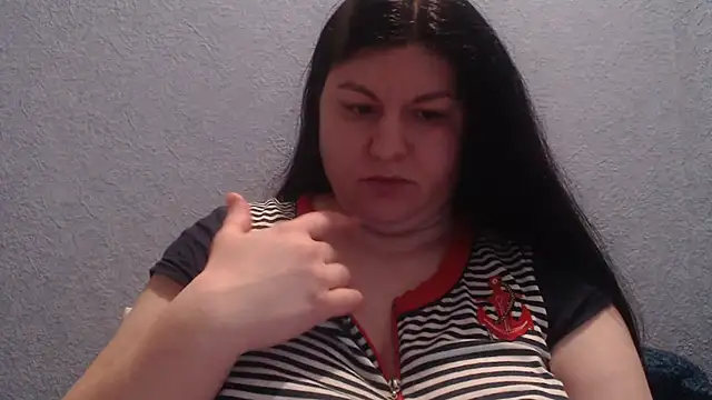 Snapshot of KiraSwee chatting on January 18, 7:06 pm KiraSwee online show from January 18, 7:06 pm