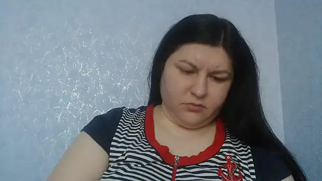 Snapshot of KiraSwee chatting on February 1, 1:53 pm KiraSwee online show from February 1, 1:53 pm