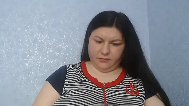 Snapshot of KiraSwee chatting on February 7, 12:20 pm KiraSwee online show from February 7, 12:20 pm