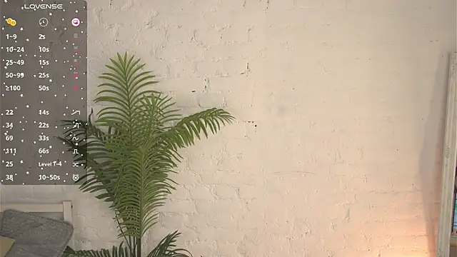 elliefrost online show from March 18, 9:43 pm