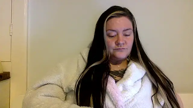 Snapshot of AureliaXOX chatting on February 12, 12:22 pm AureliaXOX online show from February 12, 12:22 pm