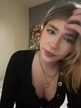 Snapshot of angeleyezlolita chatting on February 6, 3:31 pm angeleyezlolita online show from February 6, 3:31 pm