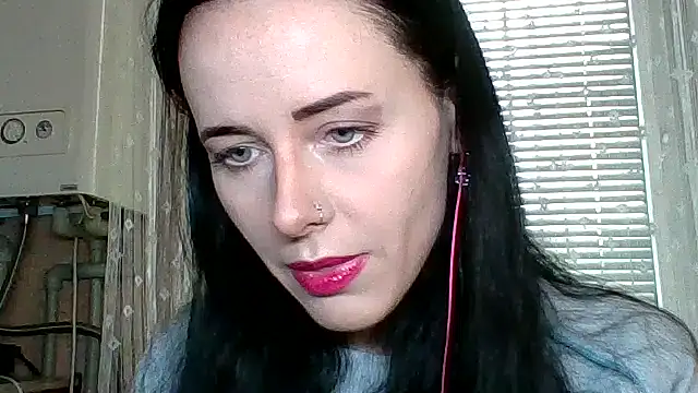 Snapshot of LuminousLady chatting on October 22, 1:22 pm LuminousLady online show from October 22, 1:22 pm