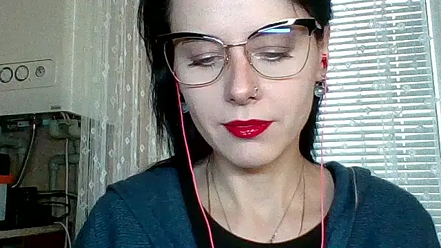 Snapshot of LuminousLady chatting on November 5, 10:48 am LuminousLady online show from November 5, 10:48 am