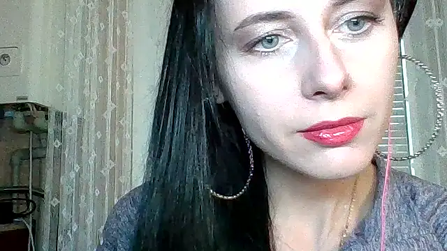 Snapshot of LuminousLady chatting on November 7, 12:38 pm LuminousLady online show from November 7, 12:38 pm