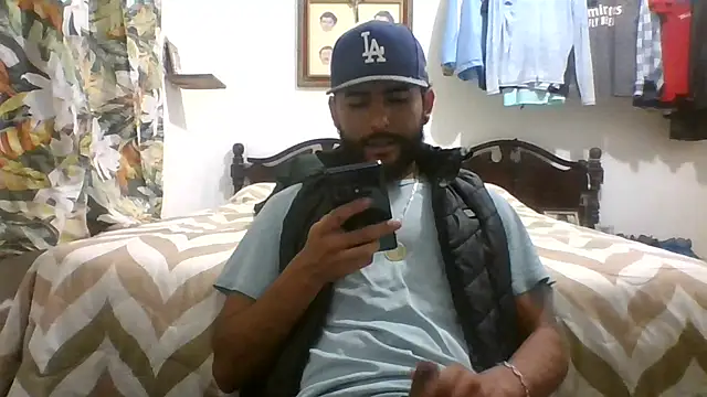 Snapshot of dickman10 chatting on September 22, 4:03 am dickman10 online show from September 22, 4:03 am