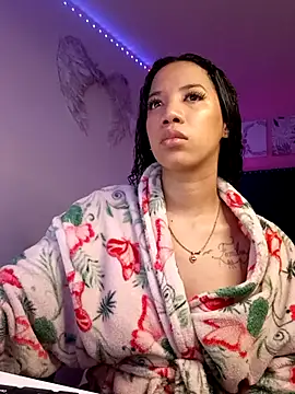 SallyWhitee online show from January 7, 4:37 am