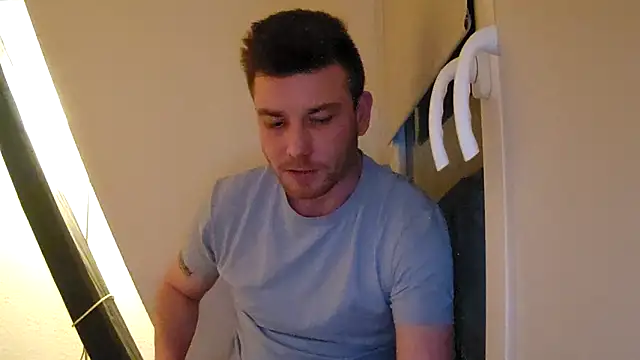 Snapshot of Foxtrott_242 chatting on February 2, 11:03 pm Foxtrott 242 online show from February 2, 11:03 pm