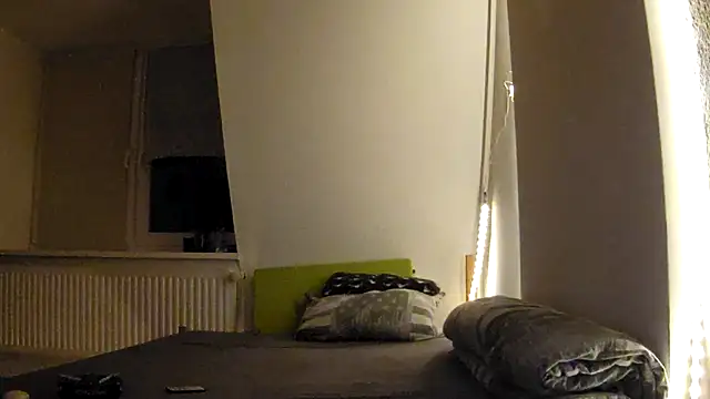 Foxtrott 242 online show from April 27, 11:47 pm